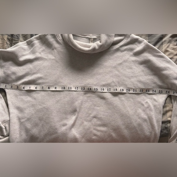 Aritzia The Group Babaton Waffle Cozy Cream Turtleneck Sweater XL - Picture 7 of 7